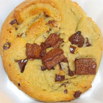 Insomnia Cookies - Chocolate Chunk cookie - Ice Cream & Frozen Yogurt Near Me - Chicago, Illinois