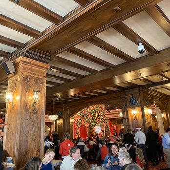 The Marshall Field's Walnut Room - American Near Me - Chicago, Illinois