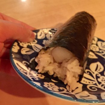 Omai Restaurant - Hokkaido scallop hand roll - Japanese Near Me - Toronto, Ontario Omai Restaurant - Hokkaido scallop hand roll - Japanese Near Me - Toronto, Ontario