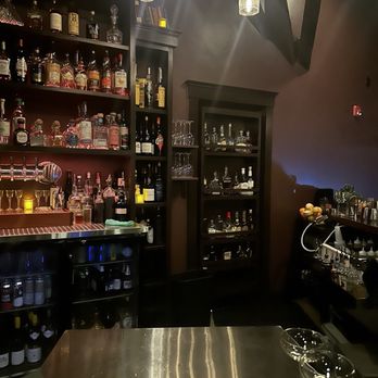 The Hidden Door - Speakeasies Near Me - Marblehead, Massachusetts