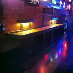 Shuffle board