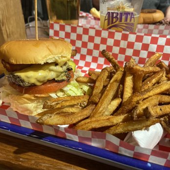 Dixie Q - Barbeque Near Me - Atlanta, Georgia
