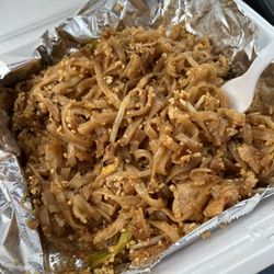 Secret Thai Cafe - Pad Thai with chicken