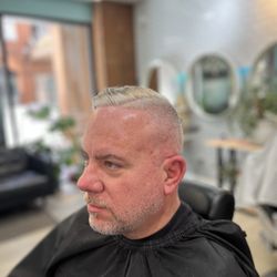 World Class Men's Cuts - 0 and a high fade  Line up on the bread with a blade