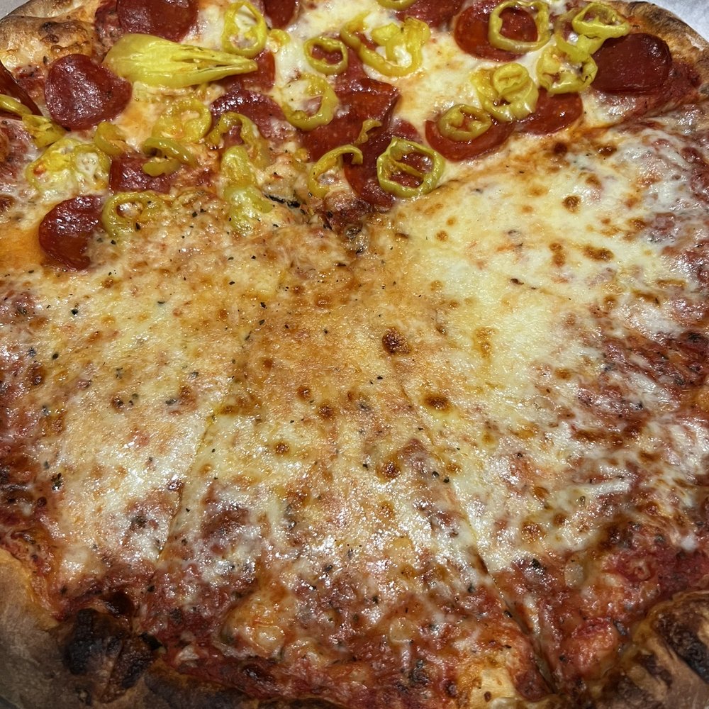 Aracri Pizzeria - Medium Pizza - Pizza Near Me - Columbus, Ohio Aracri Pizzeria - Medium Pizza - Pizza Near Me - Columbus, Ohio