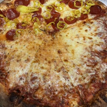 Aracri Pizzeria - Medium Pizza - Pizza Near Me - Columbus, Ohio