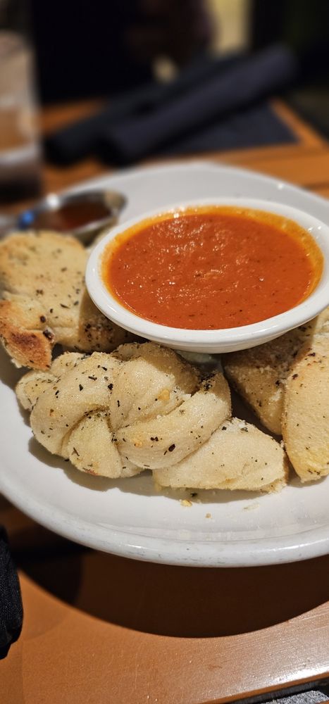 Abrusci's Fire & Vine Abrusci's Fire & Vine