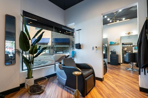 Cosmo Salon Studios