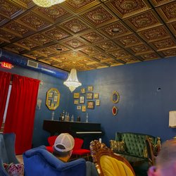 Doc's Drive In Theatre - Mama Merlot's - Comfy and intimate seating