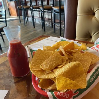 El Vaquero Mexican Restaurant - Chips & Salsa Rojo - Mexican Near Me - Pickerington, Ohio El Vaquero Mexican Restaurant - Chips & Salsa Rojo - Mexican Near Me - Pickerington, Ohio