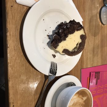 Bastian's - Cappuccino mit Kuchen - Bakeries Near Me - Wiesbaden, HE
