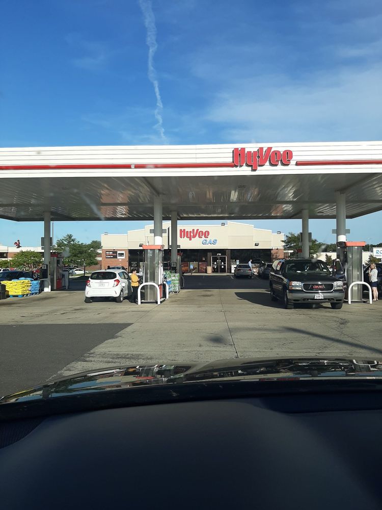 HYVEE FAST & FRESH Updated September 2024 3723 W Truman Blvd