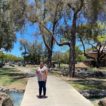 Queen Kapi'olani Statue - Walkway - Public Art Near Me - Honolulu, Hawaii