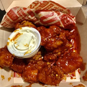 Applebee's Grill + Bar - Boneless wings Asian sauce - American Near Me - Edison, New Jersey