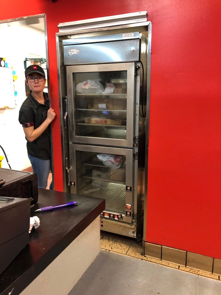 PIZZA HUT Updated August 2024 23 Photos & 29 Reviews 940 Cassat Ave, Jacksonville, Florida