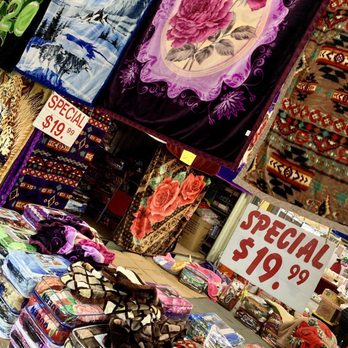 Phoenix Park 'n Swap - Super soft blankets... - Flea Markets Near Me - Phoenix, Arizona