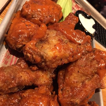Applebee's Grill + Bar - Double crunch wings - Sports Bars Near Me - Poughkeepsie, New York