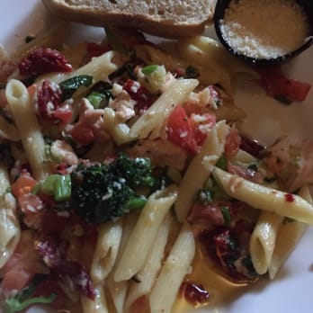 Restaurant Gastrognome - Chicken & Broccoli Pasta - New American Near Me - Idyllwild, California Restaurant Gastrognome - Chicken & Broccoli Pasta - New American Near Me - Idyllwild, California