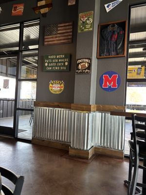 Billy Bob's Burgers Bar & Grill by null