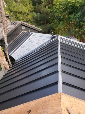 W&H Roofing & General Construction Logo