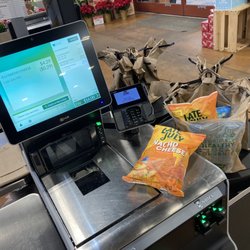 Fresh Thyme Market - First time using the self-checkout ... I wasn't impressed ...