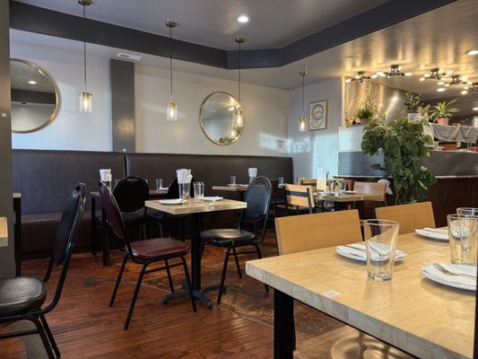 Mana Thai Cafe by null