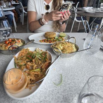 Castaway Burbank - Bars Near Me - Burbank, California