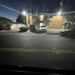 Froggy's Bar & Grill - Parking