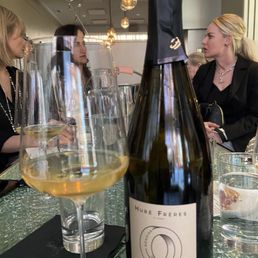 Yeasty, effervescent, crisp Hure Freres champagne Yeasty, effervescent, crisp Hure Freres champagne