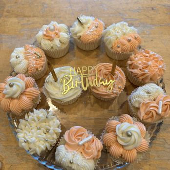 Ashlee Alexandra Cakes - Custom Cakes Near Me