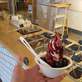 Eb & Bean - 8/10/2019 - Madagascar vanilla with marionberry compote and fresh blueberries. - Ice Cream & Frozen Yogurt Near Me - Portland, Oregon Eb & Bean - 8/10/2019 - Madagascar vanilla with marionberry compote and fresh blueberries. - Ice Cream & Frozen Yogurt Near Me - Portland, Oregon