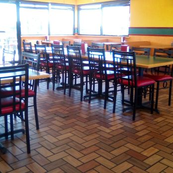 Taqueria El Cometa - Inside Taqueria El Cometa on El Paseo. Bright, clean, and roomy. No crowding here. Many wood booths and tables. - Mexican Near Me - Las Cruces, New Mexico Taqueria El Cometa - Inside Taqueria El Cometa on El Paseo. Bright, clean, and roomy. No crowding here. Many wood booths and tables. - Mexican Near Me - Las Cruces, New Mexico
