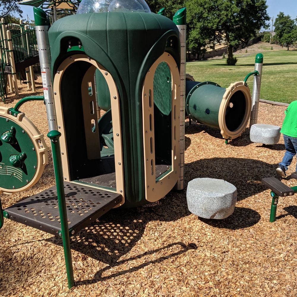 Francesca Terrace Park - Parks Near Me - Benicia, California