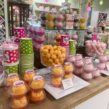 Sweet Bubble Bath Confections - Cupcake bath bombs - Cosmetics & Beauty Supply Near Me - Las Vegas, Nevada Sweet Bubble Bath Confections - Cupcake bath bombs - Cosmetics & Beauty Supply Near Me - Las Vegas, Nevada