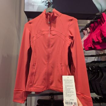 Lululemon - Sports Wear Near Me - Carlsbad, California