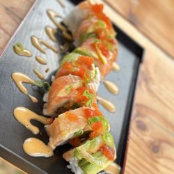 Superhero Sushi & Thai Food - Special roll