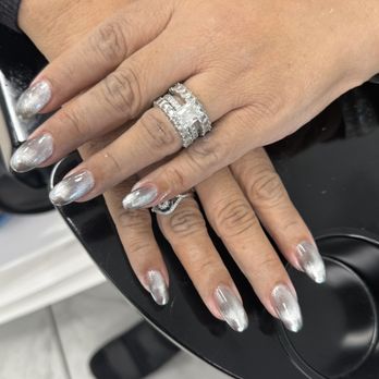 Zing Nail - Silver Cat Eye With Silver Chrome Tips - Nail Salons Near Me - Las Vegas, Nevada Zing Nail - Silver Cat Eye With Silver Chrome Tips - Nail Salons Near Me - Las Vegas, Nevada