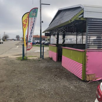 El Azteca Mexican Food - Front of the Food Truck - Food Trucks Near Me - Crows Landing, California