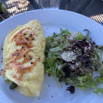 Bentwood Tavern - Omelet with market vegetables.     Amazing little salad too! - New American Near Me - New Buffalo, Michigan
