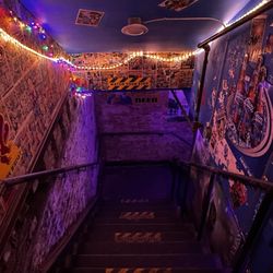Totally Awesome Bar - Decent to the bar!