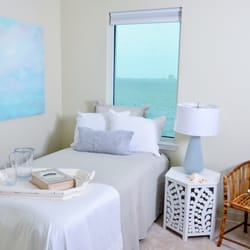 Gulf Breeze Recovery - Private Bedroom on with a water view!!