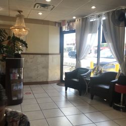 Charmin Nails - Inside lobby area from the pedicure chair