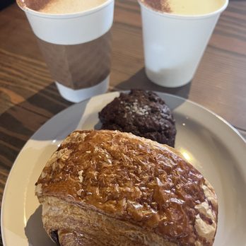 ALTA Bakery & Cafe - Chocolate croissant and buckwheat chocolate chip cookie - Cafes Near Me - Monterey, California ALTA Bakery & Cafe - Chocolate croissant and buckwheat chocolate chip cookie - Cafes Near Me - Monterey, California