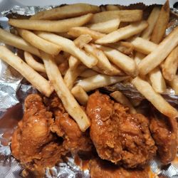 Roadkill Driveup - Wings and fries combo