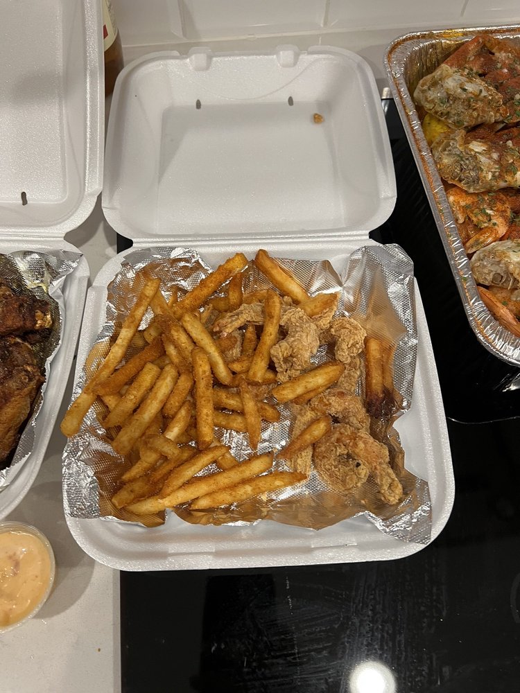 VIRGINIA’S SEAFOOD & WINGS Updated June 2024 25 Photos & 14 Reviews 203 W State Rd 434