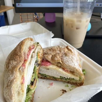 Jitter Bus Cafe - Coffee & Tea Near Me - New Haven, Connecticut