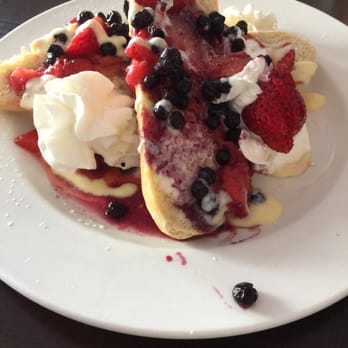 Rialto Cafe - French toast - Breakfast & Brunch Near Me - Fullerton, California Rialto Cafe - French toast - Breakfast & Brunch Near Me - Fullerton, California