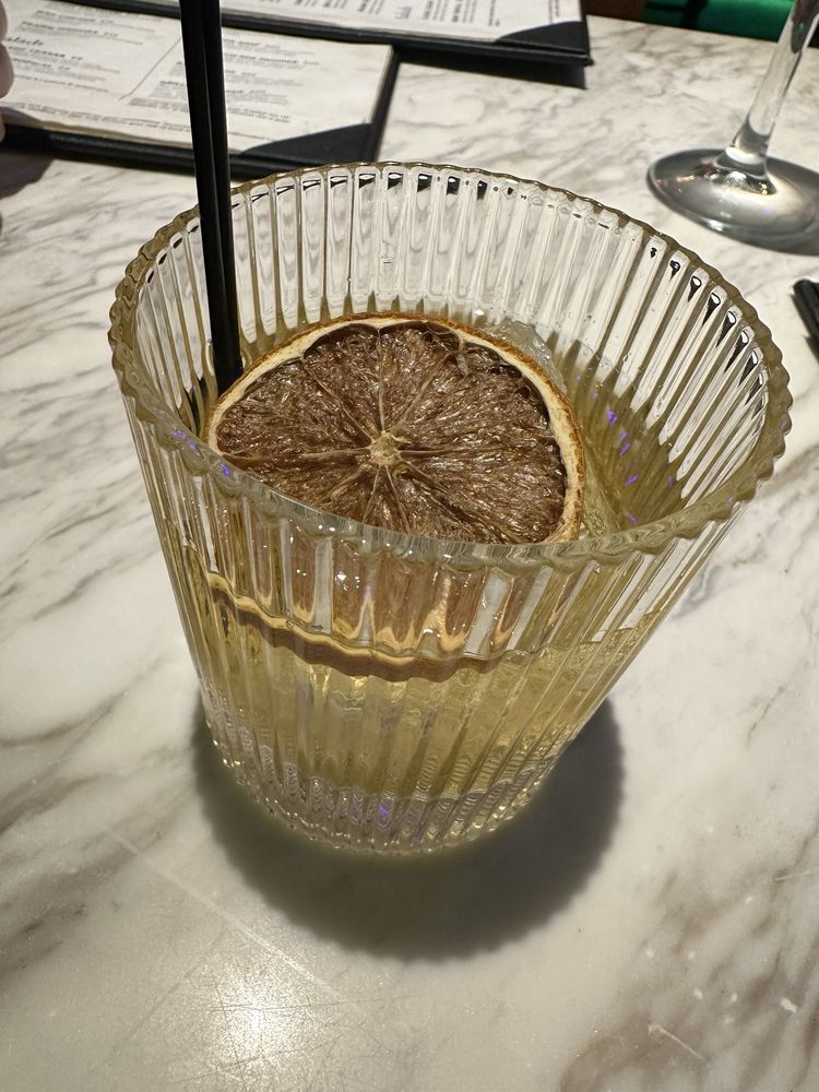 Bellos Lounge & Restaurant