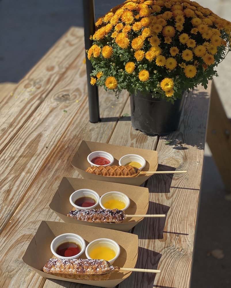 Devons Waffles And Espresso Logo