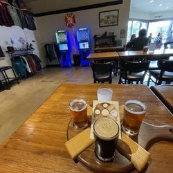 Crystal Lake Brewing - Flight and interior
